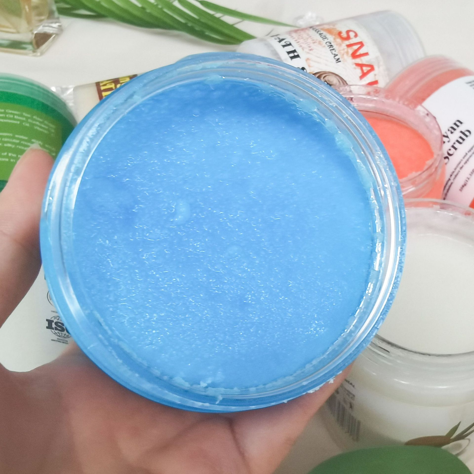 Private Label 350g Turmeric Scrub Foaming Bath Salt Exfoliator Lady Skincare Body Scrub Turmeric Clean Dark Spots Products from China supplier