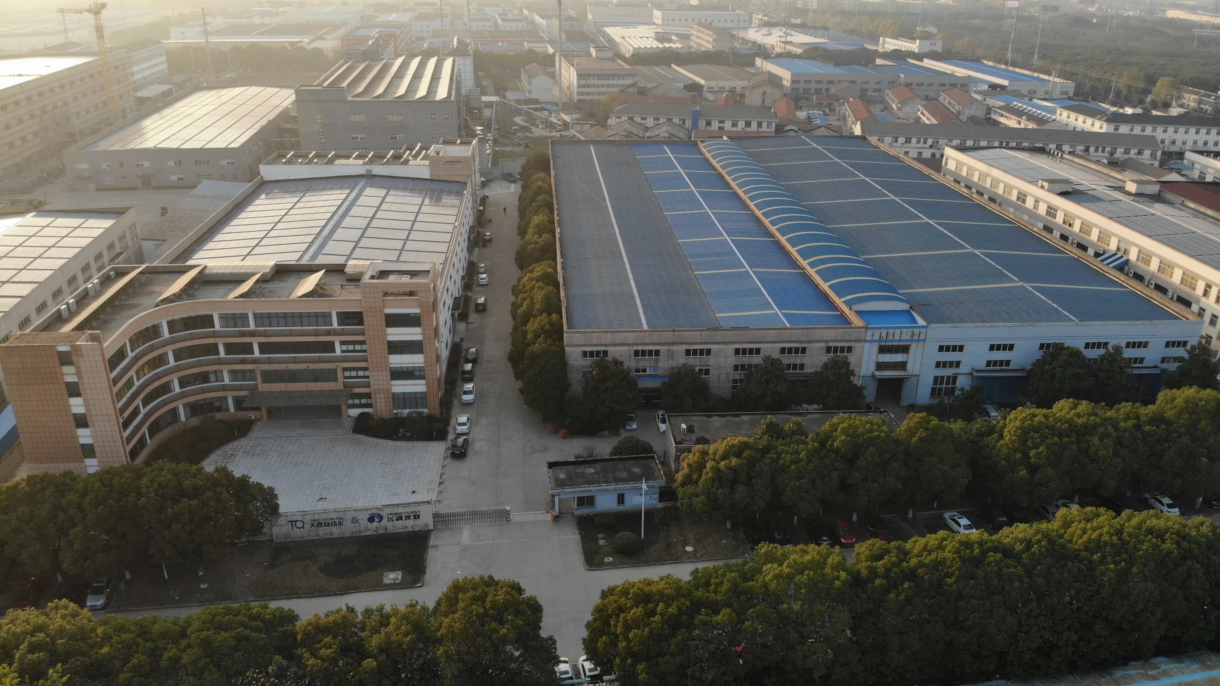 Hot Sale Large Industrial Big Red Permanent Magnet  air Compressor from China supplier