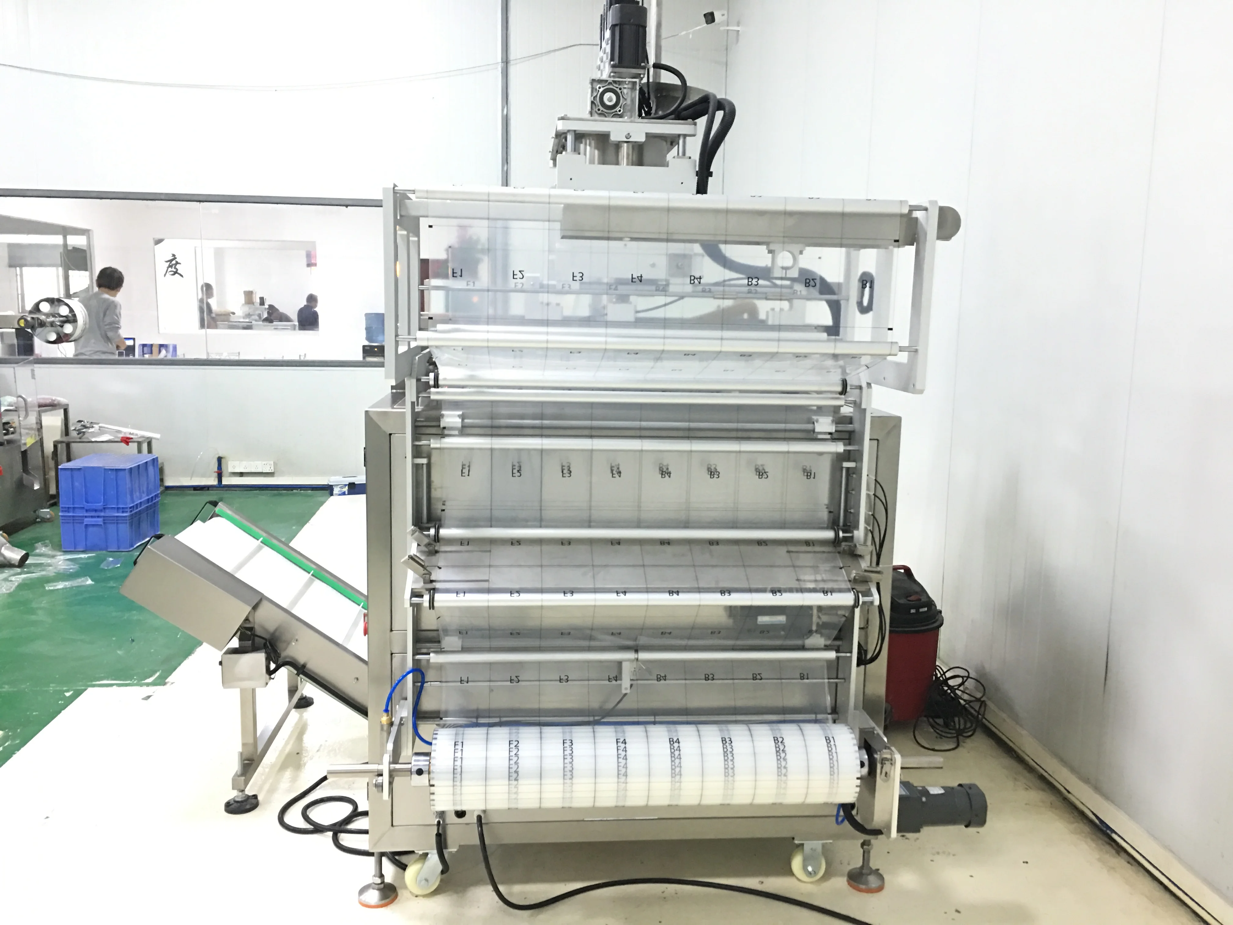 Multi-function 6/8/10/12 Small Pouch Turmeric Coffee Powder Multi Line Sachet Packing Machine from China supplier