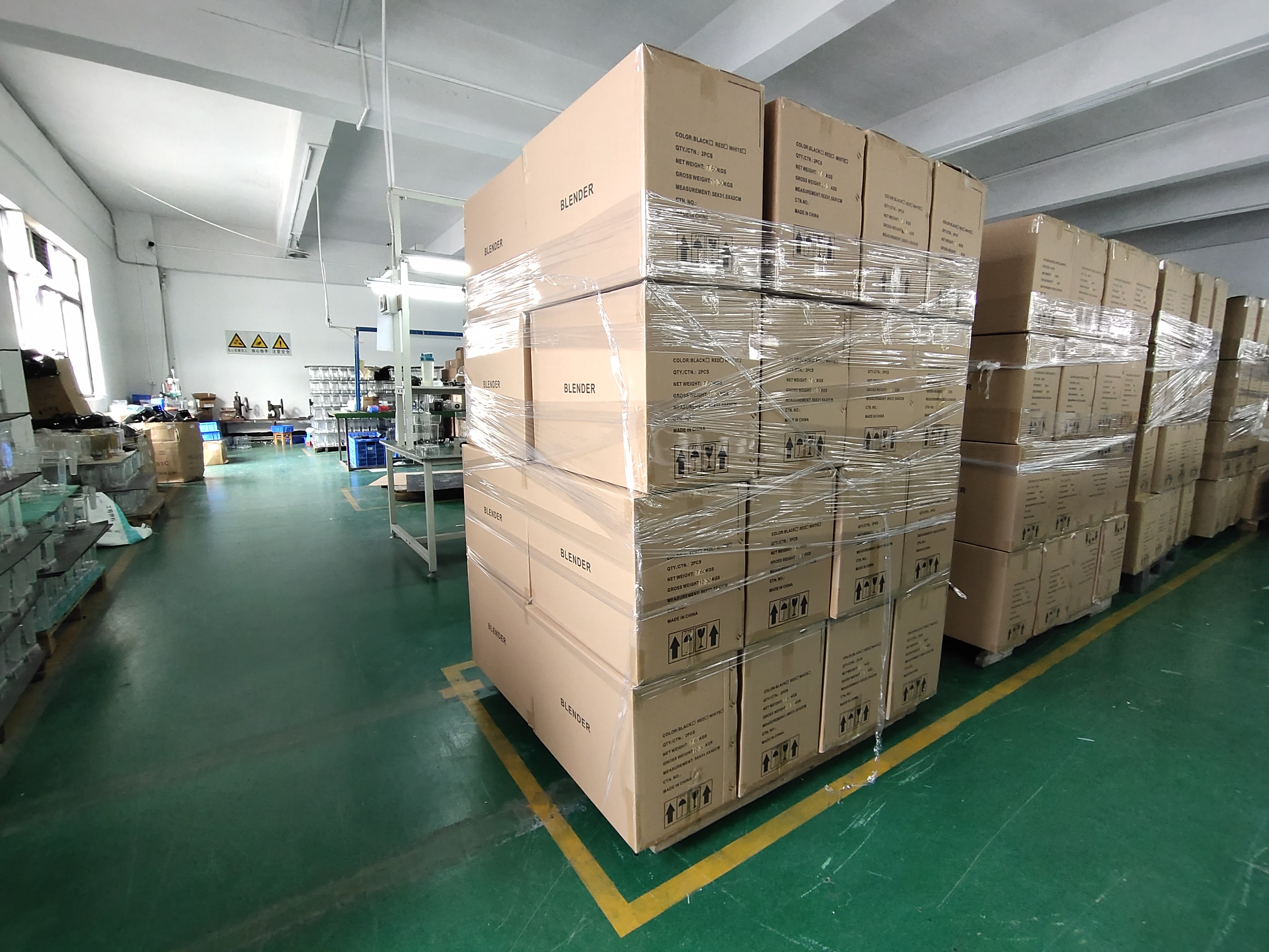 Low noise 1800W high power multifunctional commercial smoothie blender, electric fruit juicer, grain blender