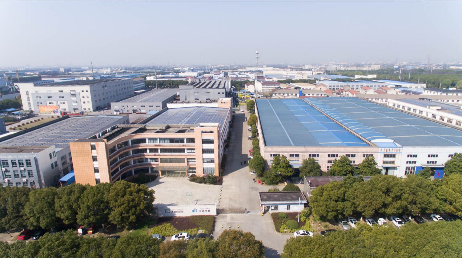 Faygo Union High-Quality Fully Automatic Plastic Bottle Making Machine Pet Plastic Pet Bottle Blowing Machine from China supplier