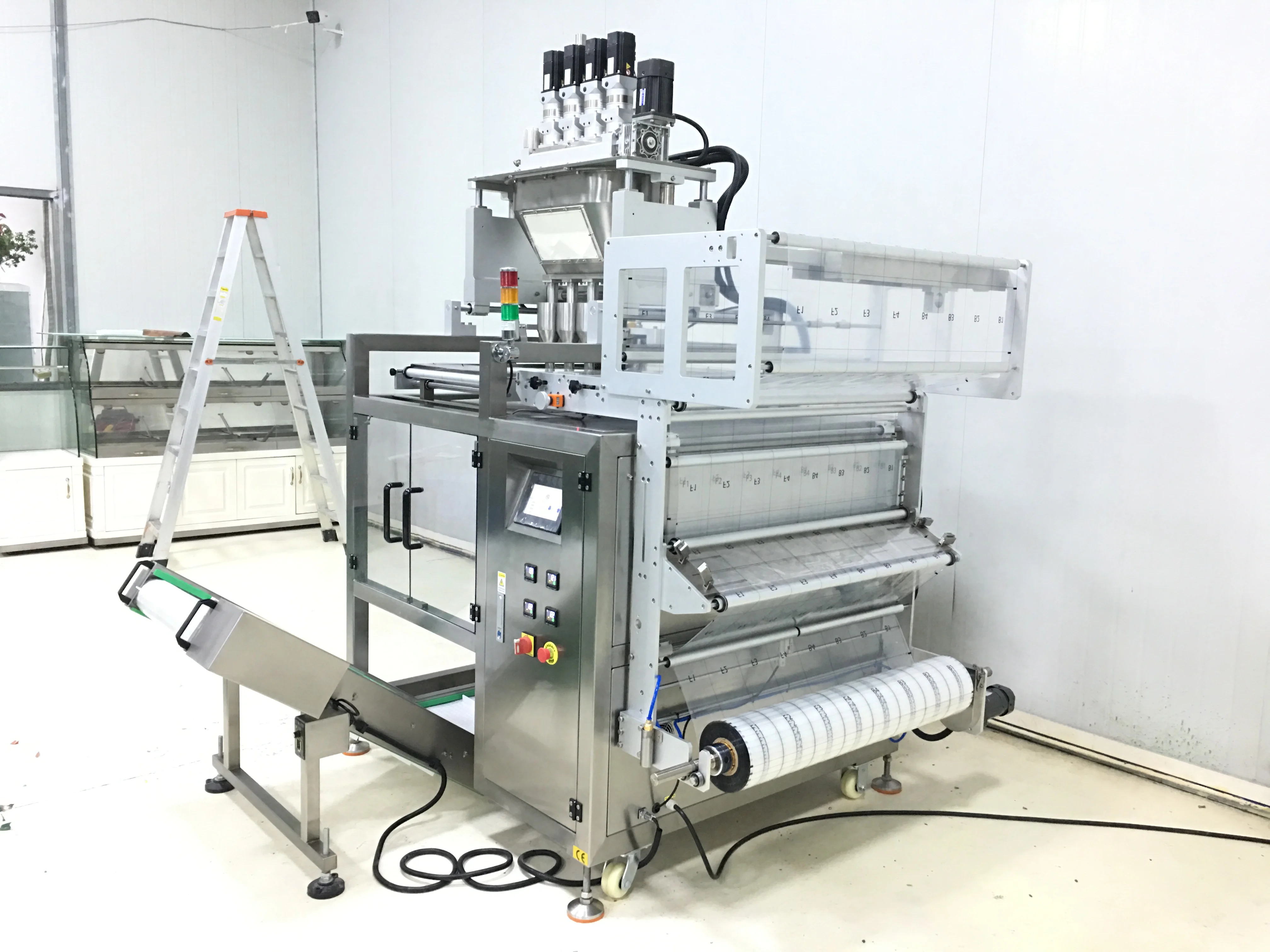 Multi-function 6/8/10/12 Small Pouch Turmeric Coffee Powder Multi Line Sachet Packing Machine from China supplier