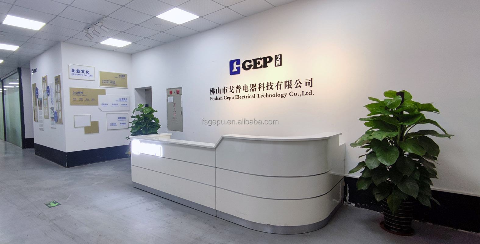 Low noise 1800W high power multifunctional commercial smoothie blender, electric fruit juicer, grain blender