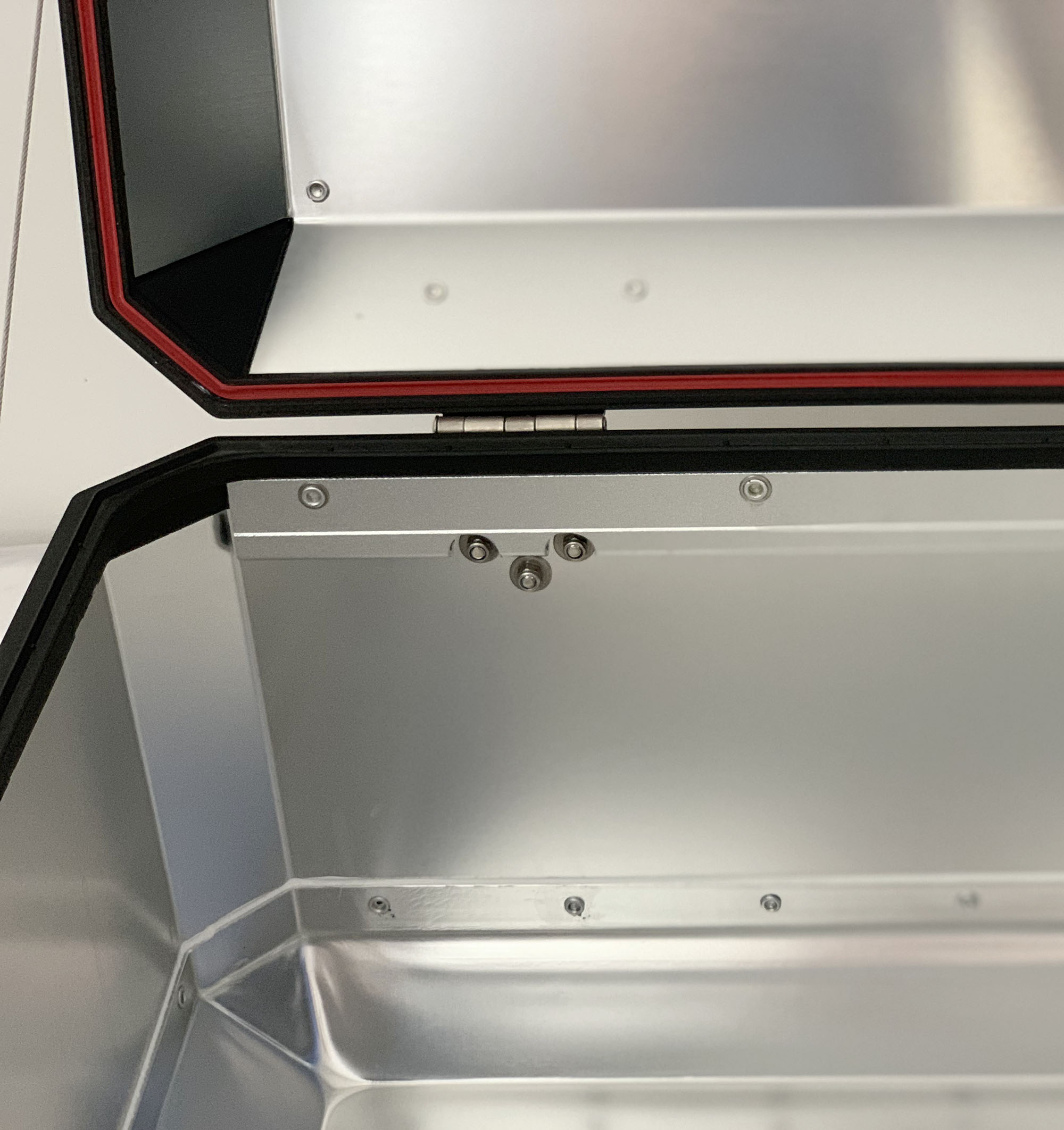 Tripfella aluminium top case - 58L from China supplier
