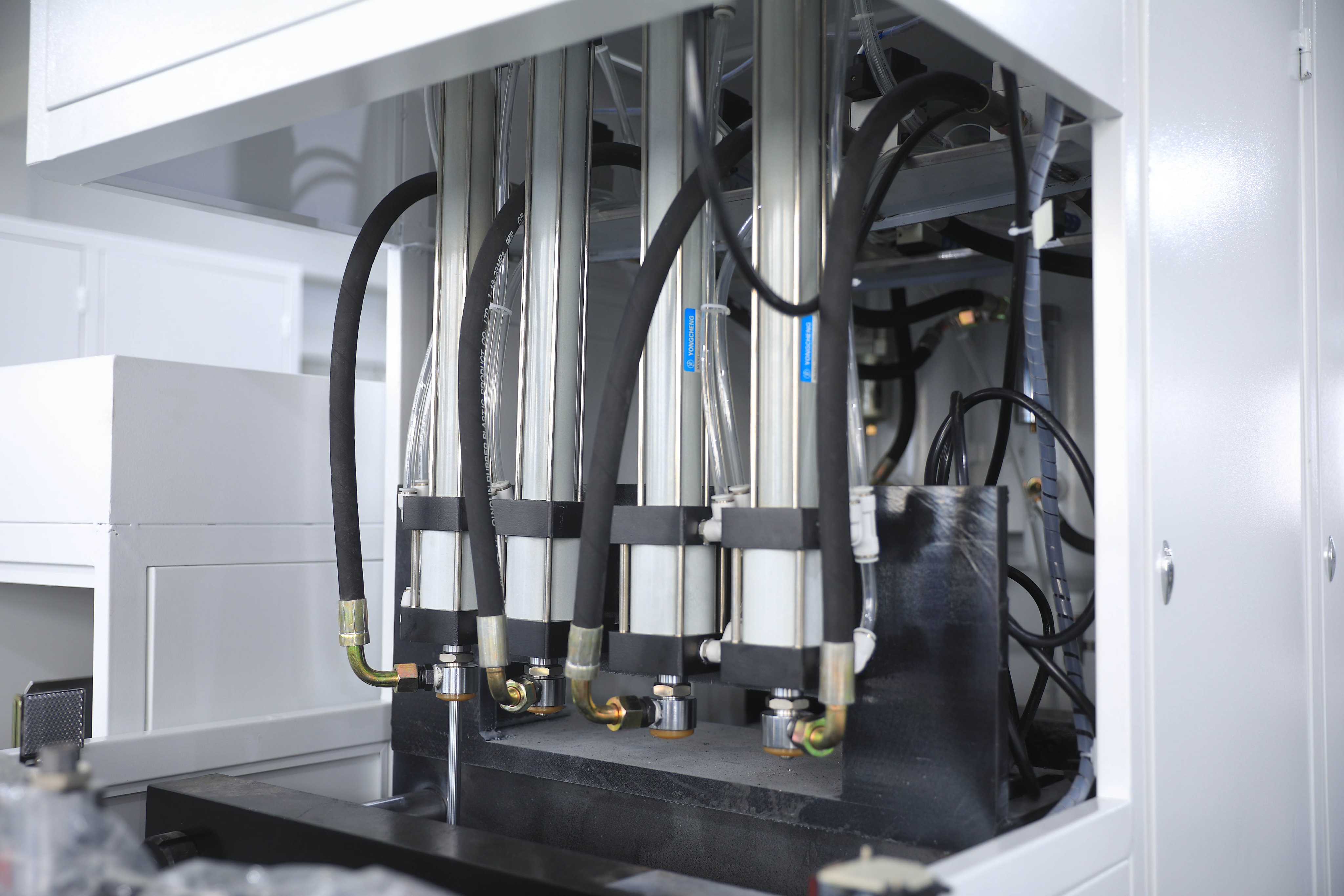 Semi Automatic PET Blowing Machine Low Cost 2L 5L 10L Water Bottle Production Line from China supplier