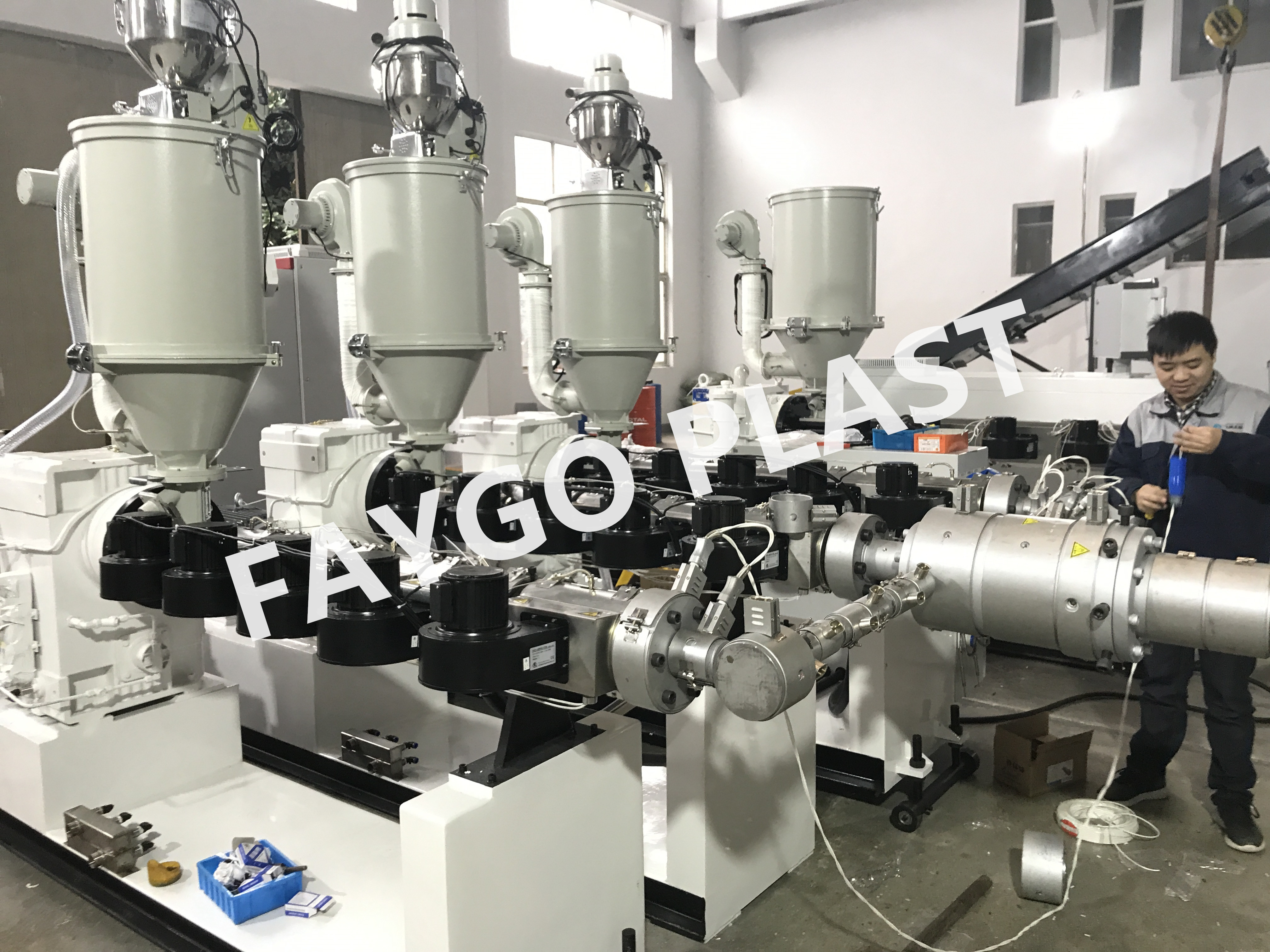 PP PE PVC Pipe Making Machine Price/Plastic Flexible Pipe Extrusion Production Line/ Electric Conduit Pipe Machine from China supplier