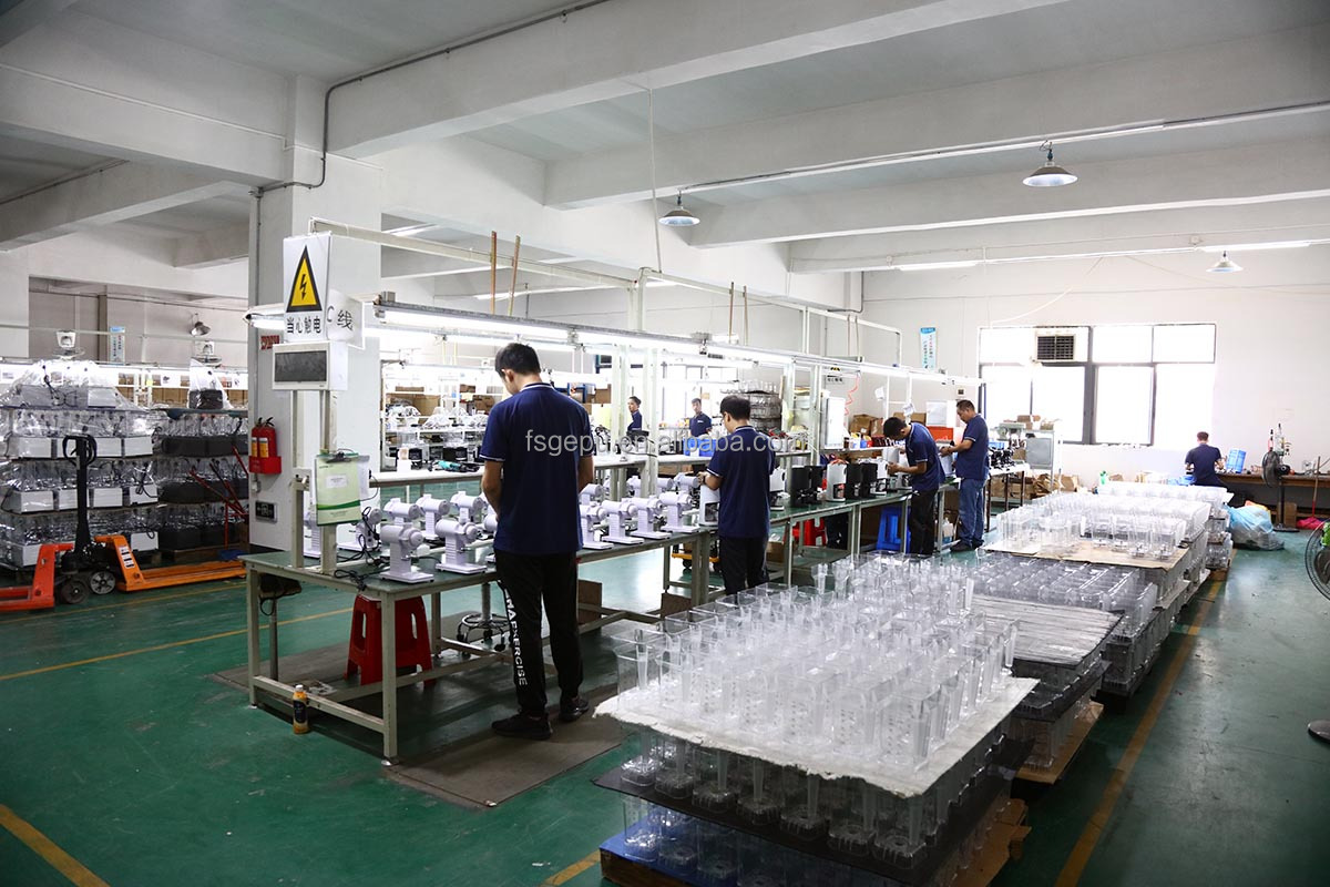 Low noise 1800W high power multifunctional commercial smoothie blender, electric fruit juicer, grain blender