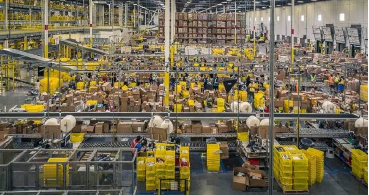 Logitech G29 driving force Game steering wheel PC / PS4 racing car game