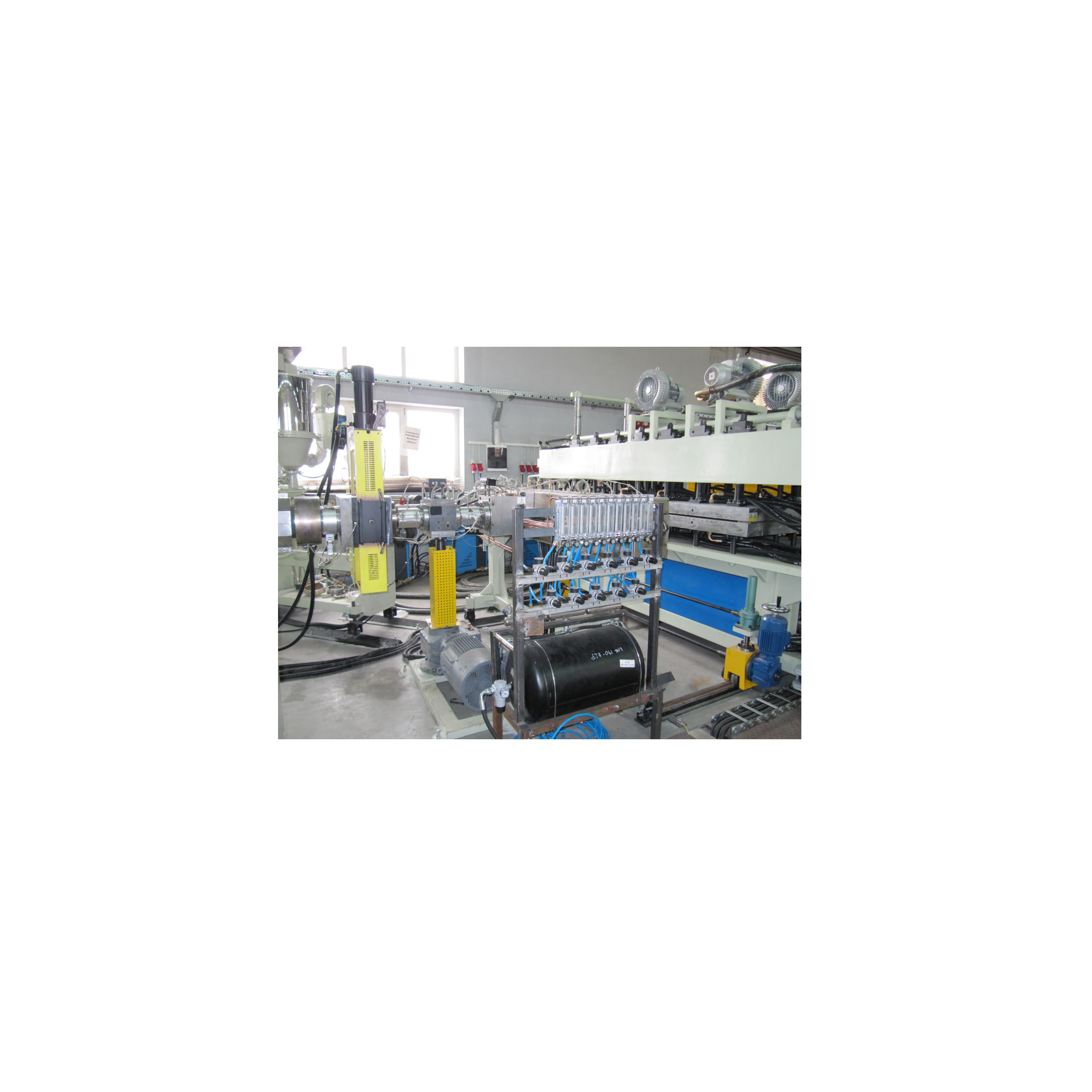 FAYGO UNION Plastic Extrusion Machinery Produce Window Door Profile Machine and Hose Pipe Extrusion Machine from China supplier