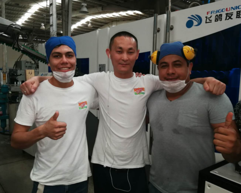 Faygo Union High-Quality Fully Automatic Plastic Bottle Making Machine Pet Plastic Pet Bottle Blowing Machine from China supplier