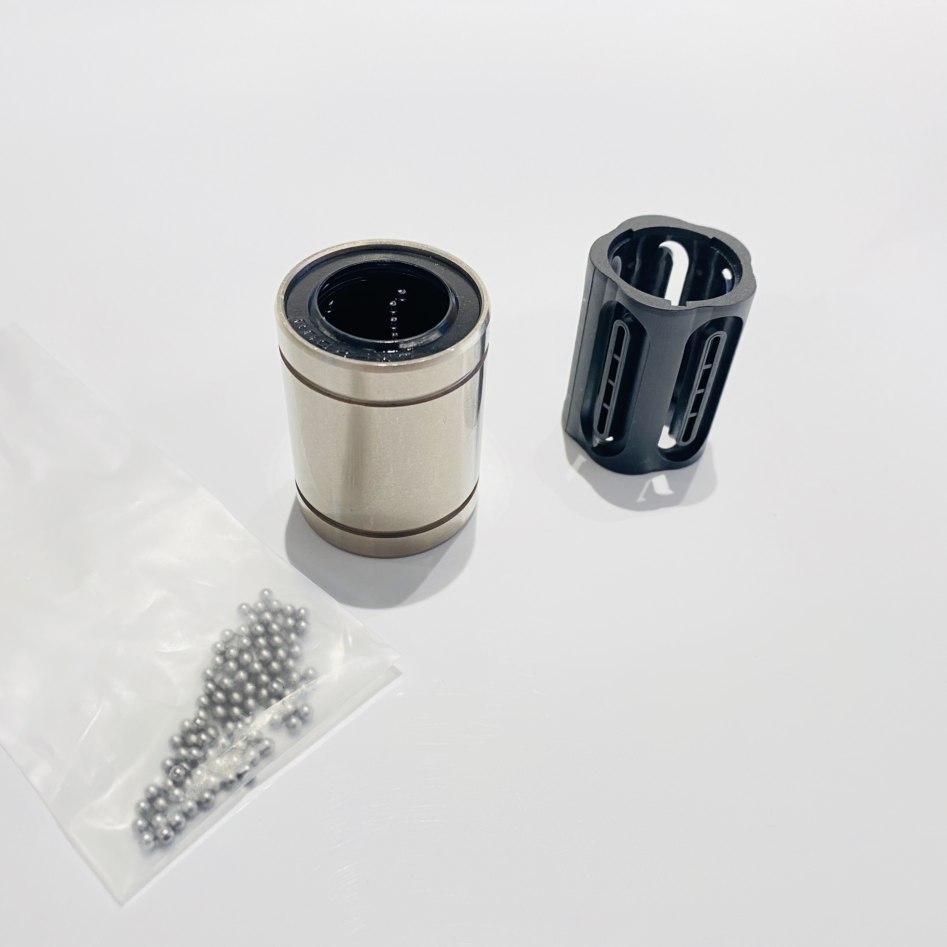 LM/LME/LB6/8/10/16/20UU Linear Bushing Linear ball bearing linear motion bearing For CNC/3C industry/medical industry from China supplier