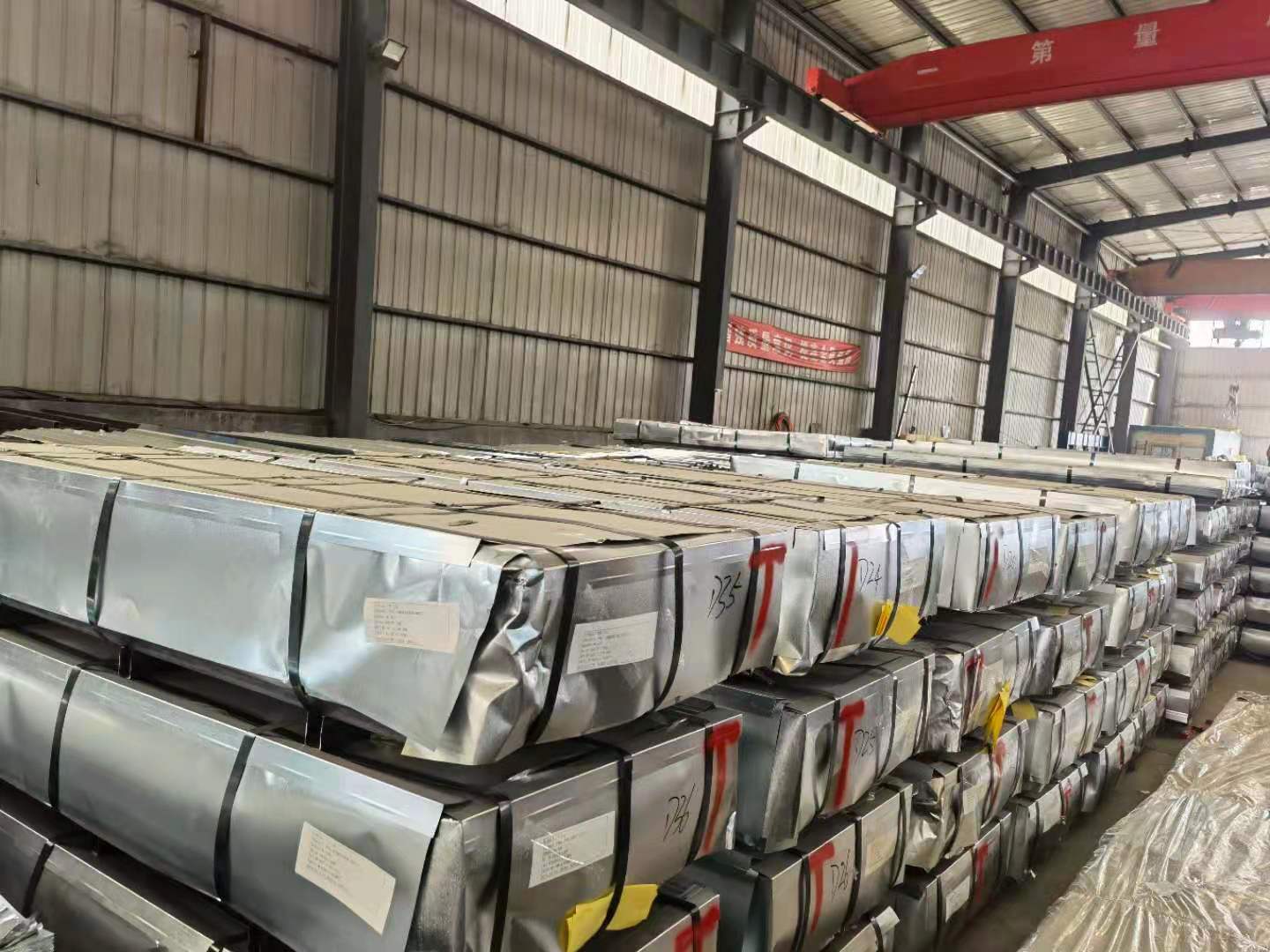 Top quality color roofing sheets steel sheet coil coated roof tile corrugated sheets from China supplier