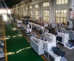 Faygo Union Easy Maintenance Semi-automatic PET Bottle Plastic Bottle Blowing Molding / Making Machine from China supplier