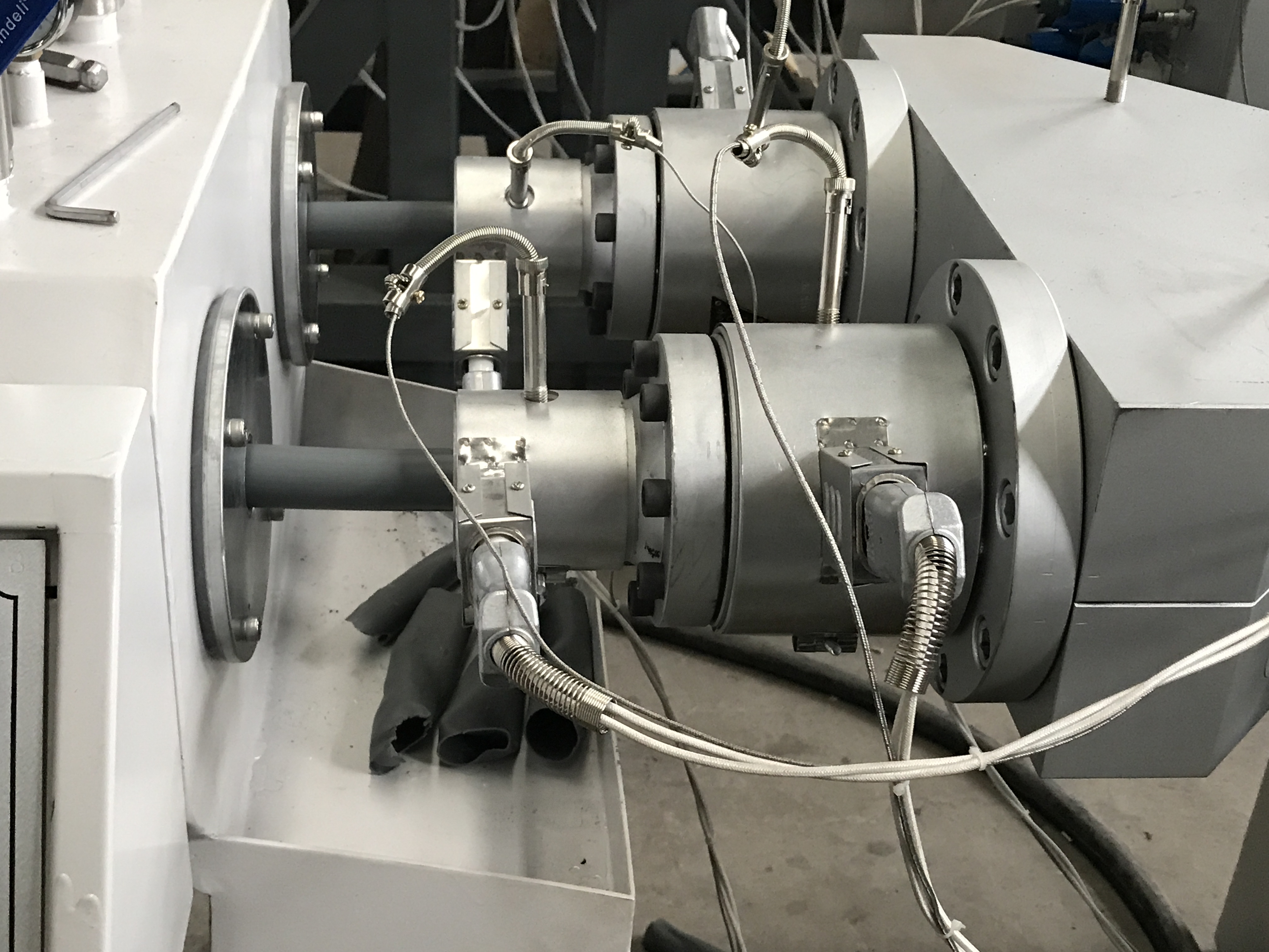 FAYGO PVC Water Electricity Pipe Tube Extrusion Machine Price Extruder Double Pipe Single Pipe from China supplier