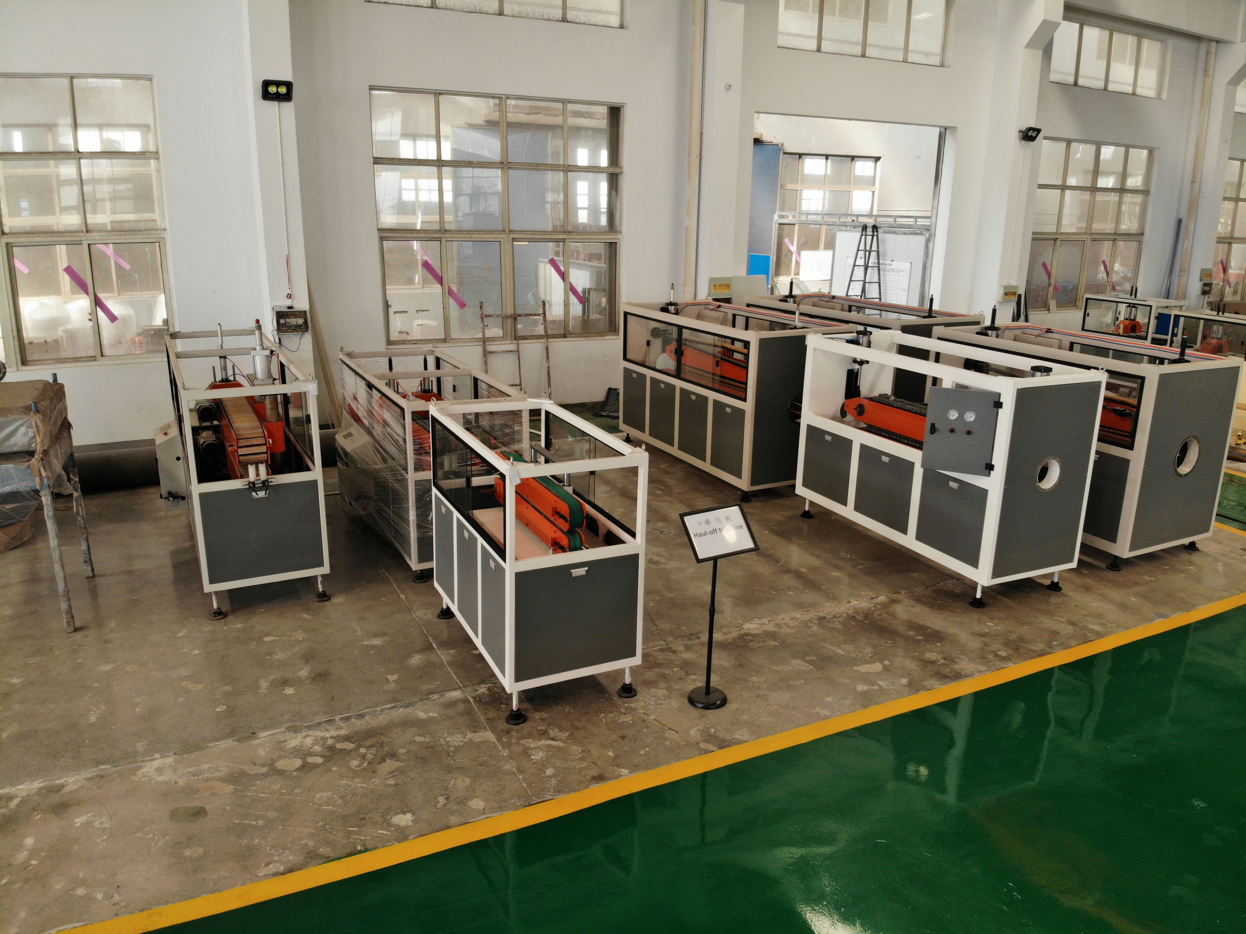 Customized Manufacturer PVC Foamex Water Pipe Making Machine Plastic Extruder from China supplier