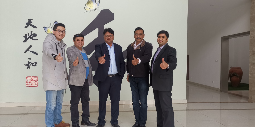 Automatic Pet Plastic Bottle Neck Cutting Machine from China supplier