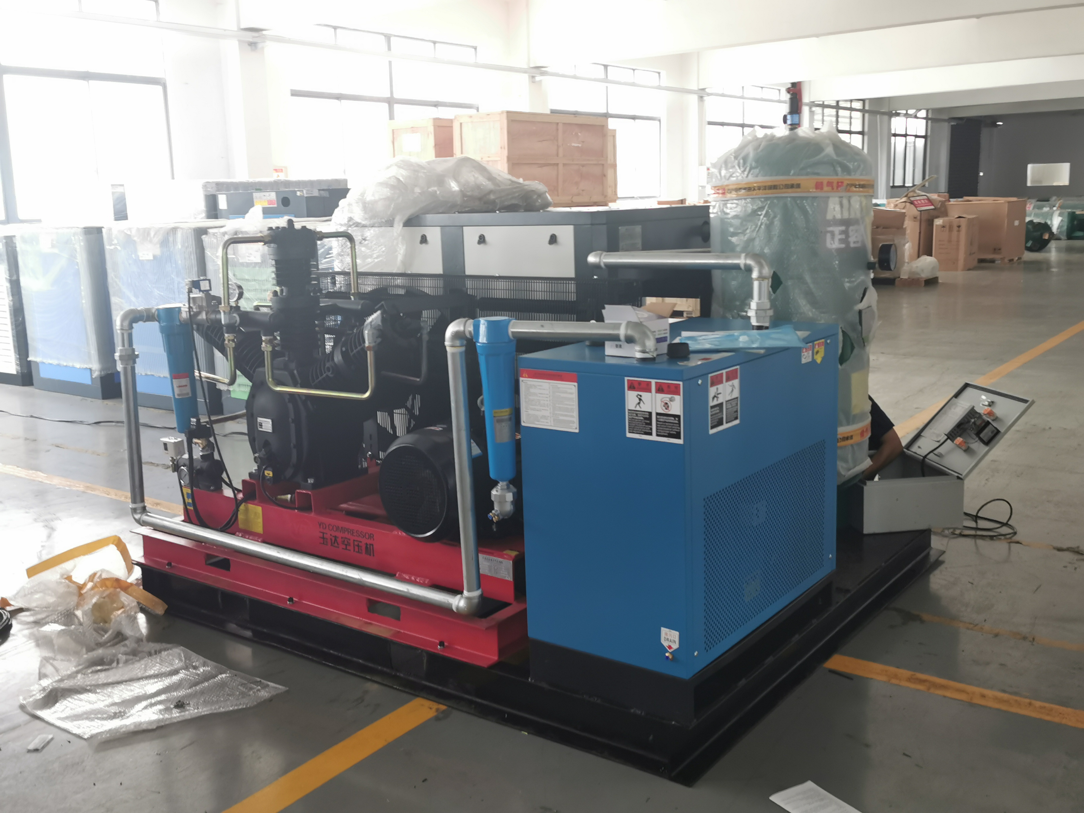 FAYGO UNION 4 Cavity Bottle Blow Moulding Machine and Soft Drink Bottle Blowing Machine Pet Bottle Blower Machine from China supplier