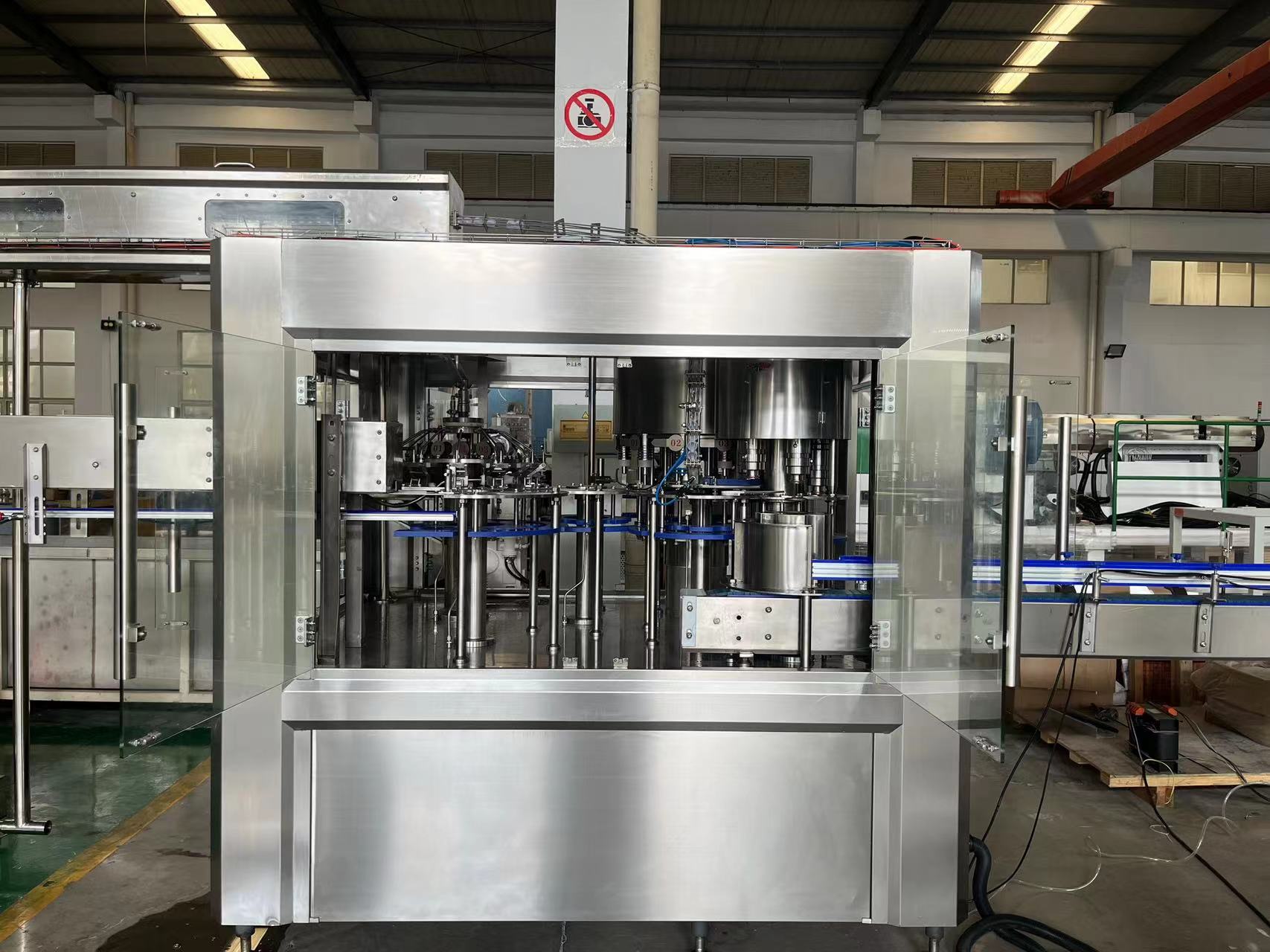 Faygo Union High-Quality Fully Automatic Plastic Bottle Making Machine Pet Plastic Pet Bottle Blowing Machine from China supplier